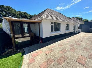 Bungalow to rent in Beverley Gardens, Bournemouth BH10