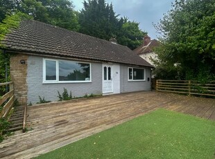 Bungalow to rent in Carrington Road, High Wycombe HP12