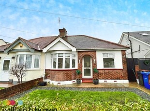Bungalow to rent in Gordon Road, Grays, Essex RM16