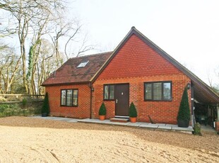 Cottage to rent in Marches Road, Warnham, Horsham RH12