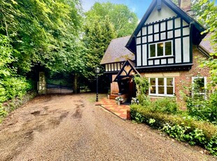 Cottage to rent in Outwood Lane, Bletchingley, Redhill RH1