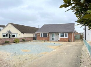 Detached bungalow to rent in Mill Lane, Cressing, Braintree CM77