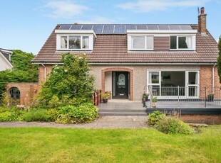 Detached house for sale in 3, Kilmardinny Crescent, Bearsden G61