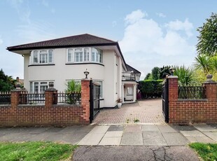 Detached house for sale in Chase Road, London N14