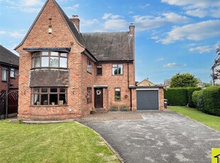 Detached house for sale in Hawton Road, Newark, Nottinghamshire. NG24