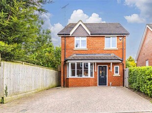 Detached house for sale in Jubilee Walk, Kings Langley, Hertfordshire WD4