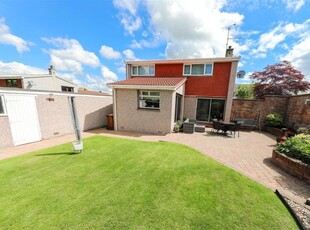 Detached house for sale in Willow Crescent, Glenrothes KY6