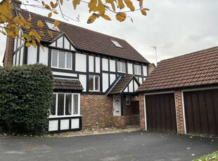 Detached house to rent in Cherry Grove, Hungerford RG17