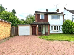 Detached house to rent in Coppice Road, Woodley, Reading RG5