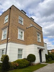 Detached house to rent in Egerton Drive, Isleworth TW7