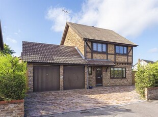 Detached house to rent in Fir Cottage Road, Finchampstead RG40