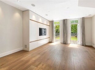 Detached house to rent in Greens Court, Lansdowne Mews W11