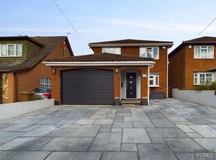 Detached house to rent in Homefields Avenue, Benfleet SS7