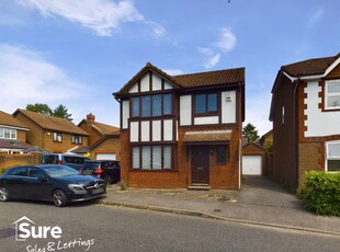 Detached house to rent in Kenilworth Close, Hemel Hempstead, Hertfordshire HP2