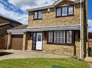 Detached house to rent in Manor Road, Rothwell, Kettering, Northants NN14