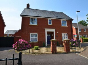 Detached house to rent in Marley Close, Tiverton, Devon EX16