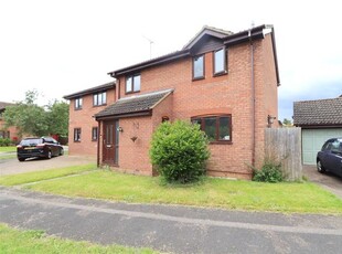 Detached house to rent in Ranelagh Gardens, Newport Pagnell, Milton Keynes, Bucks MK16