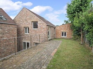Detached house to rent in Station Road, Gomshall, Guildford GU5