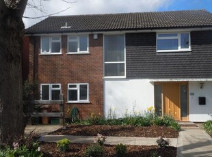 Detached house to rent in York Road, Cheam SM2