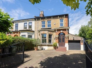 End terrace house for sale in Wallwood Road, London E11