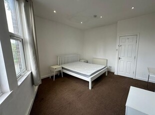End terrace house to rent in Beechwood Terrace, Burley, Leeds LS4