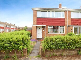 End terrace house to rent in Kimble Drive, Bedford, Bedfordshire MK41
