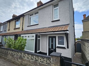 End terrace house to rent in Old Shoreham Road, Southwick BN42