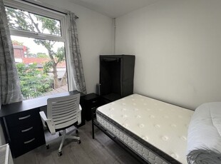 End terrace house to rent in Room 2, Hardy Street HU5