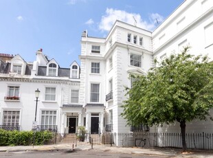 End terrace house to rent in Walton Street, Chelsea SW3