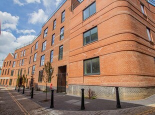 Flat for sale in Apartment 12, 6 Camden Drive B1