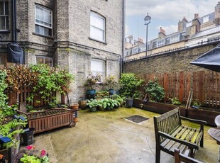 Flat for sale in Clarence Gate Gardens, Baker Street, London NW1
