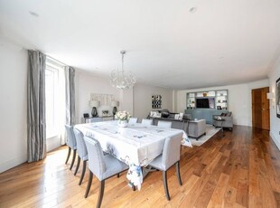 Flat for sale in Hodford Road, Golders Green, London NW11
