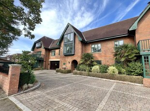 Flat for sale in Knutsford Road, Wilmslow SK9