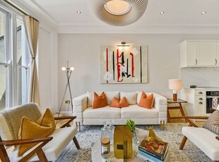 Flat for sale in Queen's Gate, Queens Gate SW7