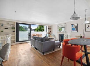 Flat for sale in St. Stephens Gardens, London W2