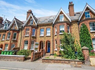 Flat to rent in 41 York Road, Guildford GU1