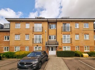 Flat to rent in 42 Loweswater Close, Watford WD25