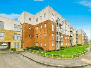 Flat to rent in Admiral Drive, Stevenage SG1