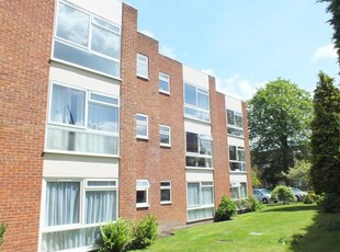 Flat to rent in Alwyne Court, Horsell, Woking GU21
