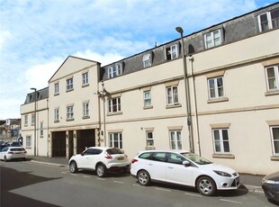 Flat to rent in Atlantic Court, Gloucester Mews, Weymouth, Dorset DT4