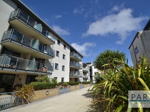Flat to rent in Avalon Buildings, West Street, Brighton, East Sussex BN1