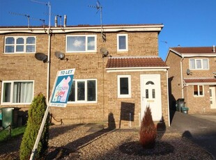 Flat to rent in Bassett Close, Selby YO8