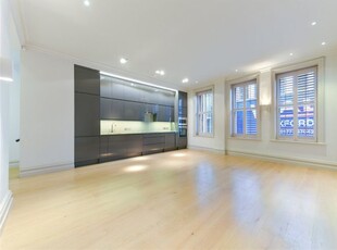 Flat to rent in Bedford Court Mansions, Adeline Place WC1B