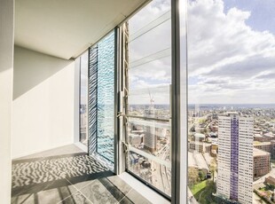 Flat to rent in Beetham Tower, Holloway Circus Queensway, Birmingham City Centre B1