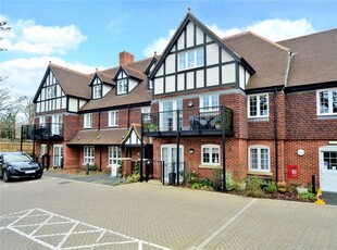 Flat to rent in Bolters Lane, Banstead, Surrey SM7