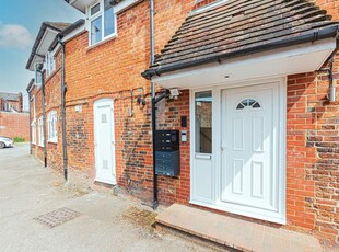 Flat to rent in Broad Street Walk, Wokingham RG40