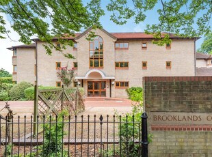 Flat to rent in Brooklands Court, Brooklands Avenue, Cambridge, Cambridgeshire CB2