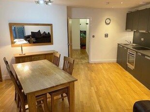 Flat to rent in Bute Terrace, Cardiff CF10