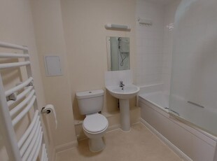 Flat to rent in Charrington Place, St Albans AL1
