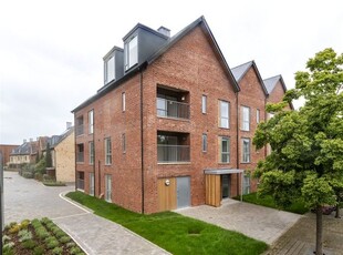 Flat to rent in Consort Avenue, Trumpington, Cambridge, Cambridgeshire CB2